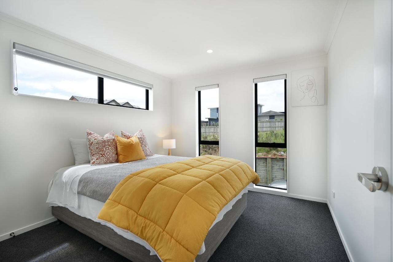 Fabulous River View - Brand New House In Hamilton Exterior foto