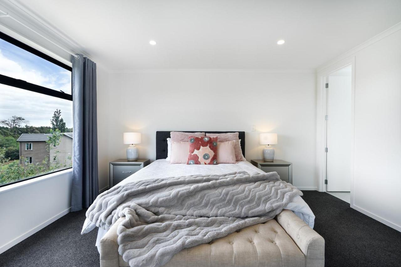 Fabulous River View - Brand New House In Hamilton Exterior foto
